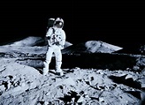 Official Apollo 18 Trailer - FilmoFilia