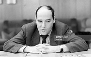 Der PDS-Vorsitzende Gregor Gysi während eines Gespräches, aufgenommen ...