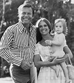 Natalie Wood and Robert Wagner with daughter Courtney Brooke Wagner, 1975. | Natalie wood ...