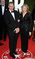 Catherine O'Hara y Bo Welch en la fiesta Vanity Fair Oscar 2010