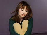 Emily Browning Wallpaper and Background Image | 1600x1200 | ID:611683