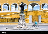Estatua de Fray Diego de Landa Izamal, Yucatán, México Fotografía de ...