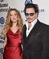 Em tribunal, Johnny Depp diz que Amber Heard e amiga defecaram na cama ...