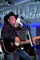 Clay Walker debuts songs at UTHealth event