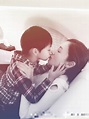 李嘉欣与儿子亲吻合影被批评，为何明星总爱与子女这样拍照？_凤凰网
