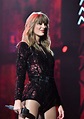 TAYLOR SWIFT Performs at 2018 American Music Awards in Los Angeles 10 ...