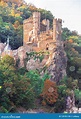 Castello Di Rheinstein Sul Pendio Di Collina Lungo Il Reno in Germania ...