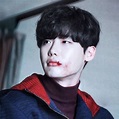 Lee Jong Suk _ V.I.P movie | Garotos asiáticos, Atores coreanos, Cantores