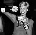 Linda evangelista. 90s. Short hair. Icy Blonde, Blonde Pixie, Platinum ...