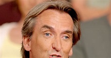 Roger Auque sur le plateau de l'émission Vivement dimanche en 2005 ...