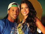 Ronaldinho and his wife Janaina Mendes (Photo) - playersGF.com