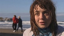 Carmen López, primera española invidente en el mundial de surf