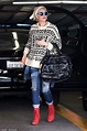 Gwen Stefani steps out in oversized sweater with Apollo | Daily Mail ...