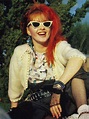 20 amazing photographs of cyndi lauper on stage in the 1980s and 1990s – Artofit