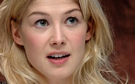 Rosamund Pike - Rosamund Pike Wallpaper (14824902) - Fanpop