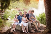 Ideas for photographing the outdoor family portrait. | Photography by ...