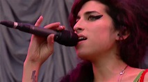Amy Winehouse - Back To Black - Glastonbury 2007 - YouTube