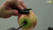 Trucos de cocina | Cómo pelar muchas manzanas de forma rapidísima - YouTube