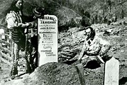 Wild Bill Hickok Grave Photo - Fogueira Molhada