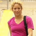 Shakira Ditches Makeup, Shoots Hoops With a Friend - E! Online - UK