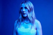 Watch Ellie Goulding's "Brightest Blue" Vevo Performance - Soundazed
