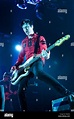 Jason mccaslin sum 41 performing hi-res stock photography and images ...