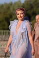 Florence Pugh Is So Toned In Nipple-Baring Naked Dress Pics