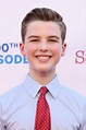 Iain Armitage, Zoe Perry & 'Young Sheldon' Cast Celebrate 100th Episode ...