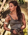 The Workout that Helped Alicia Vikander Build 12kg of Muscle for Lara ...