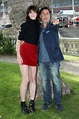 Charlotte Gainsbourg et Yvan Attal, si fiers au côté de leur fils Ben à ...