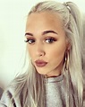 Lottie Tomlinson's Brand-New Glittery Pink Hair Is the Definition of ...