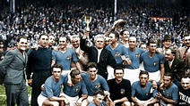 The winning Italian team, with coach Vittorio Pozzo, after winning the ...