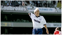 Nos anos 1990, Klinsmann foi o cai-cai preferido da Inglaterra