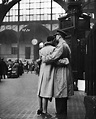 Love In Wartime Was The Only Thing That Kept The World Together (20 Pics)