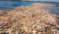 La isla de plástico del océano Pacífico | Cuidaelmedioambiente