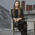 Gigi Hadid salvó el desfile de Chanel de una Youtuber que saltó a la ...