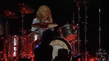 Watch Pro-Shot Footage of GUNS N ROSES Reunion with Drummer Steven ...