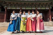Mujer Coreana De Asia Vestidas Hanbok Vestimenta Tradicional En El ...