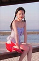 刘亦菲19岁泳衣照显青春可爱，如今女王气质初现露峥嵘