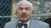 Vicar of Dibley's John Bluthal dies, aged 89 - BBC News