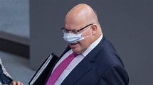 Spott für Altmaier: Minister trägt Maske falsch | Zdf heute show ...