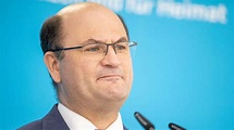 Bayerns Finanzminister Füracker: „Schulden sind auf Dauer der falsche Weg“