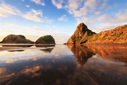 Back Beach reflections, New Plymouth - Chris Gin Photography