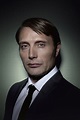 Mads Mikkelsen photo gallery - high quality pics of Mads Mikkelsen ...