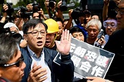 香港親北京議員遭當街刺傷左胸，港府「強烈譴責暴力行徑」-風傳媒