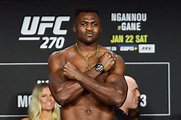 UFC : Francis Ngannou, vainqueur du combat de l'année, conserve son ...