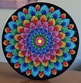 Dimensional colored flower rock painting - craftIdea.org | Como pintar ...