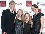 All About Dakota and Elle Fanning's Parents, Steven Fanning and Hannah ...