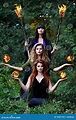 Tres Brujas Con Las Bolas De Fuego Foto de archivo - Imagen de bosque ...
