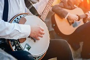8 Famous Pieces of Bluegrass Music You Should Listen To - CMUSE